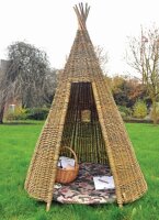 Weiden Tipi Outdoor auf der Wiese