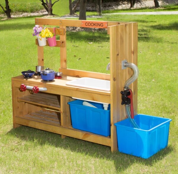 Outdoor Spielk&uuml;che mit Pumpe