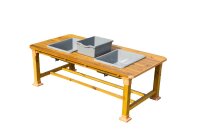Outdoor Sand- und Wassertisch freigestellt