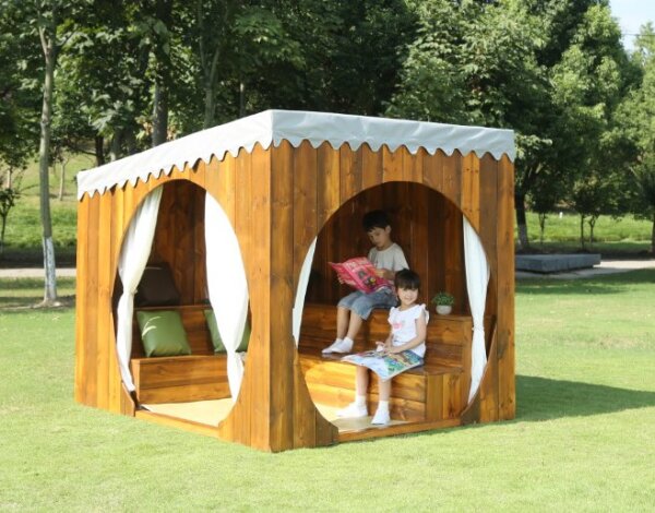 Outdoor Chill-Out Lounge