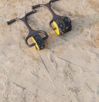 Roller mit Spuren im Sand
