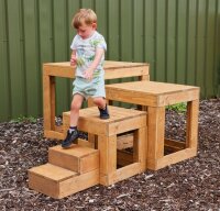 Outdoor Riesentreppe Kind absteigend